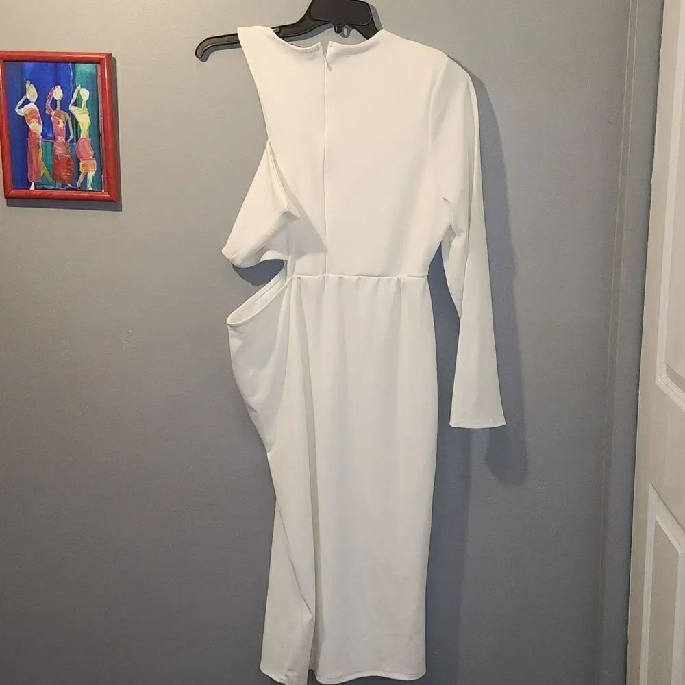 Pretty Little Thing Dress - Picture 5 of 11